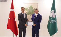 İstifaların ardından onu da görevden aldı! Gelecek Partisi'nde krizler bitmiyor...