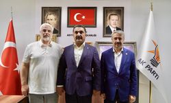 Yeniden Refah'ta bir istifa daha! Yeni partisinin rozetini taktı