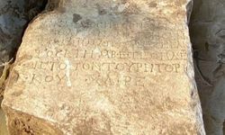 1900 yıllık mezar taşını satmaya çalışırken jandarma yakaladı