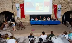 Foçalı yazarlar tarihi kalede buluştu