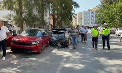 Aydın'da 'topuklu ayakkabı' kazası: 5 araca birden çarptı!