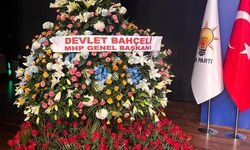 Bahçeli'den AK Parti'ye anlamlı çiçek