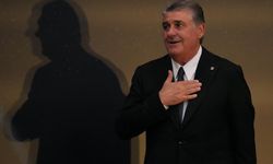Beşiktaş Başkanı Serdal Adalı canlı yayında yeni transferi açıkladı