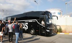 Beşiktaş taraftarından Sergen Yalçın'a sürpriz: Görünce yüzü güldü