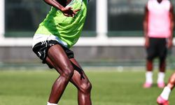 Beşiktaş'ın yeni transferi Wilfred Ndidi, ilk antrenmanına çıktı
