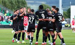 Fırtına Dolmabahçe'de de sürecek mi? Beşiktaş, play-off aşkına St. Patrick's karşısında!