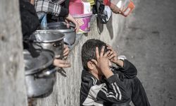 Gazze'deki soykırım açlıkla sürerken tüm dünyada israf kol geziyor!
