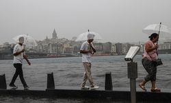 İstanbul'a sağanak ve fırtına geliyor! AKOM saat verdi: Hiç durmadan yağacak