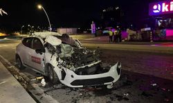 İstanbul'da feci kaza: TIR’a arkadan çarptı : 1 ölü, 4 yaralı