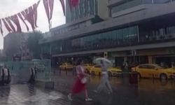 İstanbul'da sağanak yağış sürprizi!