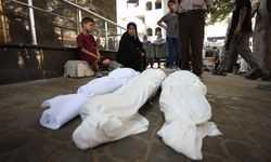 Kaldırım taşları musalla oldu: Gazze’de açlıktan ölümler artıyor