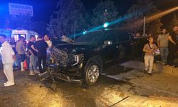 Kamyonet ile ambulans çarpıştı: 5 yaralı