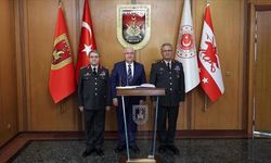 Kara Kuvvetleri Komutanlığı'nda devir-teslim töreni