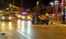 Lüks otomobilin çarptığı motosikletteki karı-koca canından oldu