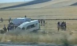 Malazgirt yolunda kaza: 1'i ağır 10 kişi yaralandı