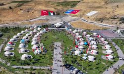 Malazgirt Zaferi Ahlat'ta coşkuyla kutlanıyor