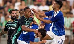 Real Betis - Como maçında ortalık savaş alanına döndü! Yumruklar tekmeler hepsi bir arada