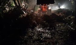 Rize’de heyelan nedeniyle yol ulaşıma kapandı