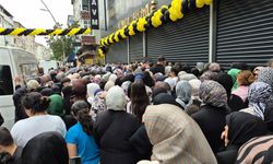 Sultangazi'de mağaza açılışında 'indirim' izdihamı
