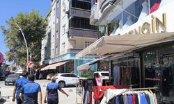Sultangazi’de zabıtadan kaldırım işgallerine karşı denetim