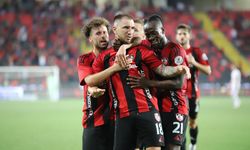 Süper Lig maçı nefesleri kesti! 90+5'te kazandılar