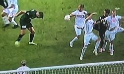 Süper Lig'de hakem VAR'ı dinlemedi! Kararının arkasında durdu