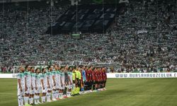 Süper Lig'in iki efsanesi sahaya çıktı: 40 bin seyirci tribünden takip etti