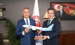 TBMM Dışişleri Komisyonu Başkanı Oktay, AJet Genel Müdürü Sarp ile görüştü