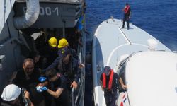 TCG Bozcaada, mavi vatanda Gökdeniz-01’in yardım çağrısına yetişti