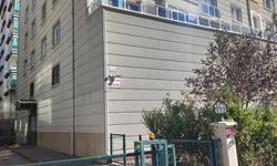 Boşanma aşamasındaki eşinin sevgilisini bıçakla öldürdü