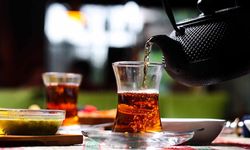Çay severlere kötü haber! Bu şekilde tükettiğinizde kanser riskini doğuruyor