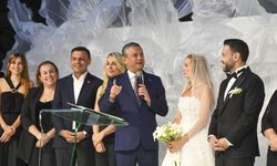 CHP Genel Başkanı Özel, Gökan Zeybek'in oğlunun düğününe katıldı