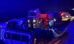Diyarbakır'da feci kaza: 2 kişi öldü, 1 yaralı