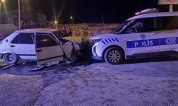 'Dur' ihtarına uymayan sürücü ekip aracına çarptı