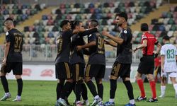 İzmir derbisinde farklı skor: Rakiplerine gol olup yağdılar