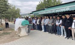 Kazada hayatını kaybeden genç kız gelinlikle uğurlandı