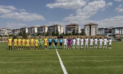 Sahaya 9 kişiyle çıktılar: 6 dakikada 6 kişi kaldılar! Kupa maçı yarıda kaldı