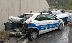 Son dakika: Polis aracına otomobil çarptı: 2'si polis 8 yaralı