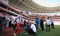Süper Lig ekibi 17 transferini tek törende tanıttı