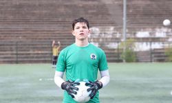2. Lig ekibinde oynayan 15 yaşındaki kaleci Süper Lig devine doğru