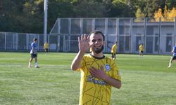 41 yaşındaki Türk forvet 90 dakikaya 5 gol sığdırdı