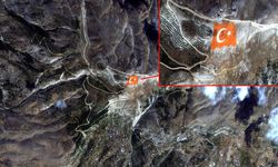Ahır Dağı zirvesine işlenen Türk bayrağı Göktürk-1 ile uzaydan görüntülendi