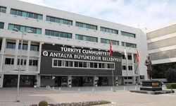 Antalya'da rüşvet soruşturması: 3 şüpheli tutuklandı