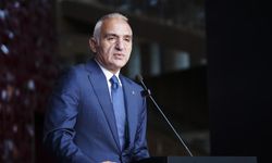 Bakan Ersoy duyurdu: Çarşamba günleri sinema biletleri 120 lira olacak