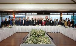 Bakan Göktaş, sosyal medya düzenlemesi için STK temsilcileriyle bir araya geldi