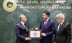 Bakan Kurum'a Osmaniye'den fahri hemşehrilik beratı