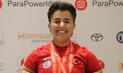 Besra Duman'dan 55 kiloda gümüş madalya!