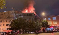 Beyoğlu'nda korkutan yangın!