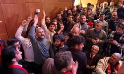 CHP İl Kongresi'nde yumruklar havada uçuştu