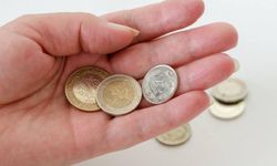 Hatalı 1 lirası olan paraya para demeyecek! Yeni fiyatı herkesi şaşırttı